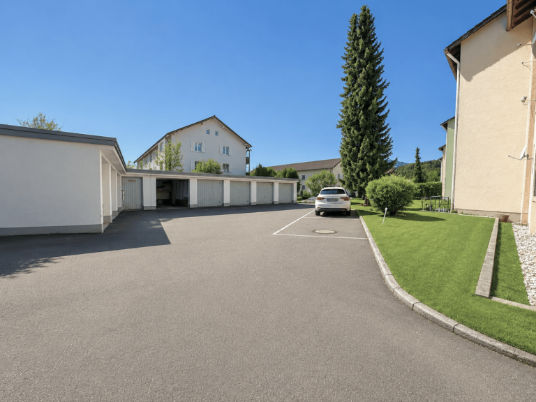Garagen und Stellplätze
